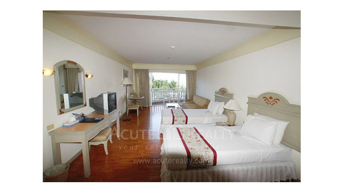 condominium-for-sale-for-rent-Springfield-Beach-Resort-C-550407-05