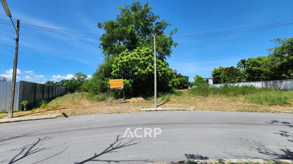 land-for-sale-L-670611-0001